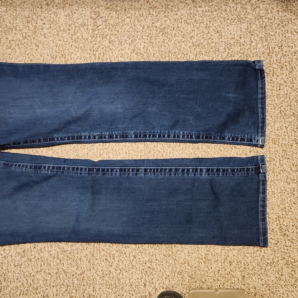 Womens Wrangler 11/32 - Picture 2 of 5